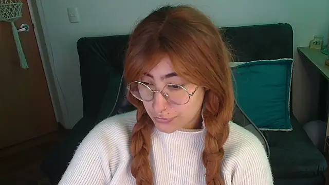 Snapshot of Miacatsito3 chatting on 18, 12, 2025 Miacatsito3 online show from 18, 12, 2025