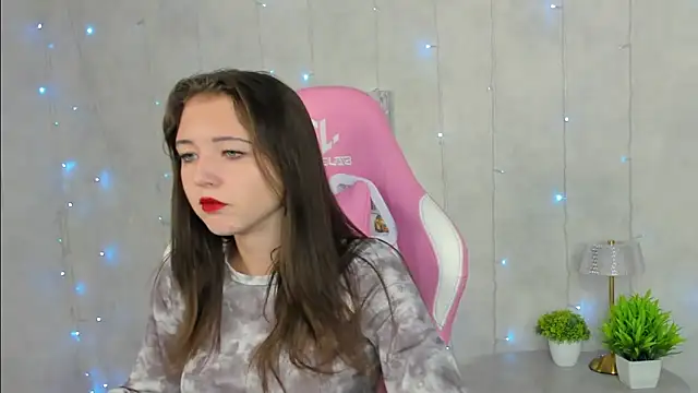 Amanda Reedd online show from 7, 10, 2025