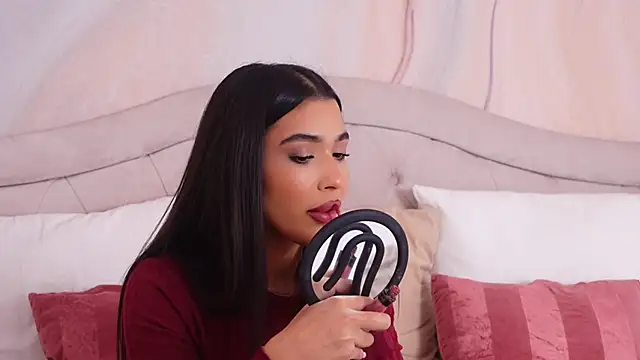 Snapshot of MyaMuse chatting on 26, 11, 2025 MyaMuse online show from 26, 11, 2025