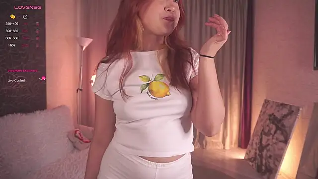 Snapshot of Frences_Eyes chatting on 2, 10, 2025 Frences Eyes online show from 2, 10, 2025