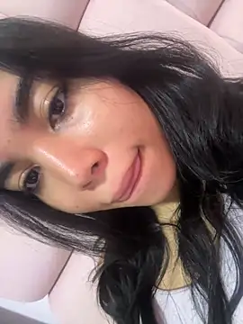 karolaalcendra online show from 5, 2, 2026