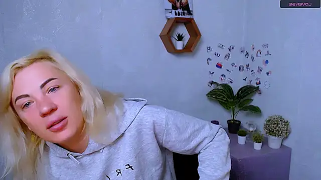 EmmaCat  online show from 16, 10, 2025