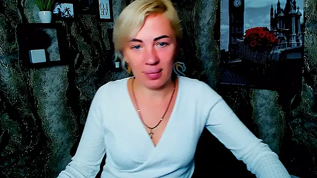 EmmaCat  online show from 12, 10, 2025