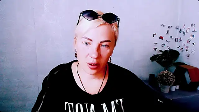 EmmaCat  online show from 1, 6, 2026