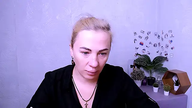 EmmaCat  online show from 5, 11, 2025