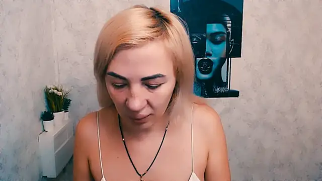 EmmaCat  online show from 1, 12, 2025