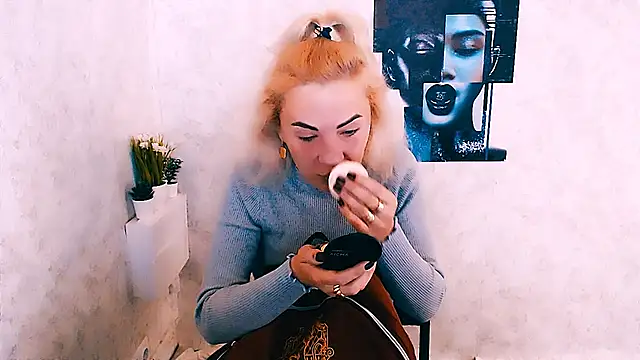 EmmaCat  online show from 14, 10, 2025