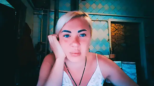 EmmaCat  online show from 17, 6, 2026