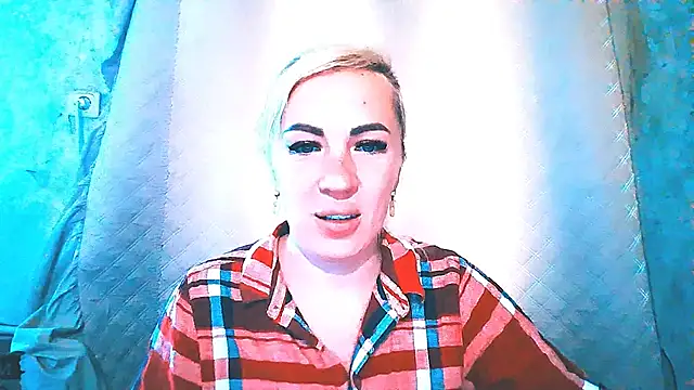 EmmaCat  online show from 15, 9, 2025