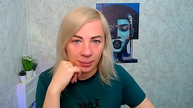 EmmaCat  online show from 14, 11, 2025