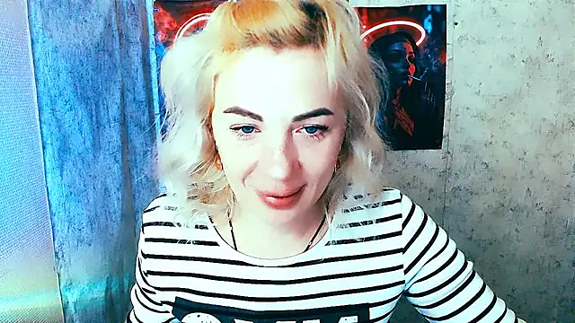 EmmaCat  online show from 1, 11, 2025