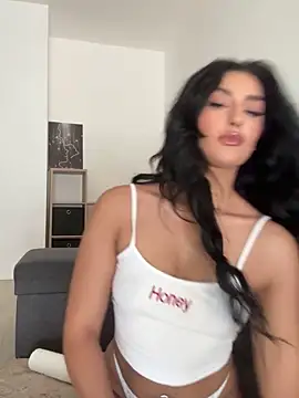 Mia spicyy online show from 18, 6, 2026