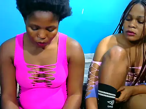 Snapshot of BlondieBitch chatting on 8, 10, 2025 BlondieBitch online show from 8, 10, 2025