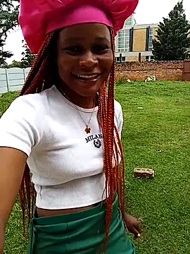 Snapshot of BlondieBitch chatting on 27, 11, 2025 BlondieBitch online show from 27, 11, 2025