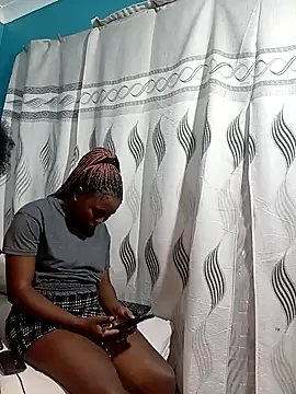 Snapshot of BlondieBitch chatting on 6, 11, 2025 BlondieBitch online show from 6, 11, 2025