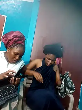 Snapshot of BlondieBitch chatting on 31, 10, 2025 BlondieBitch online show from 31, 10, 2025