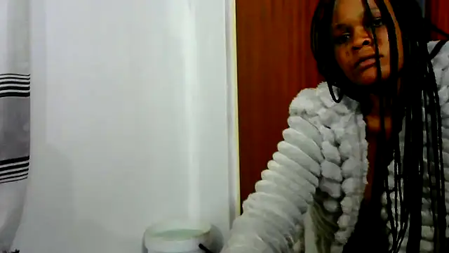 Snapshot of BlondieBitch chatting on 3, 6, 2026 BlondieBitch online show from 3, 6, 2026