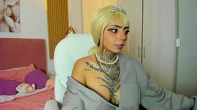 Snapshot of KoraRousee chatting on 12, 10, 2025 KoraRousee online show from 12, 10, 2025