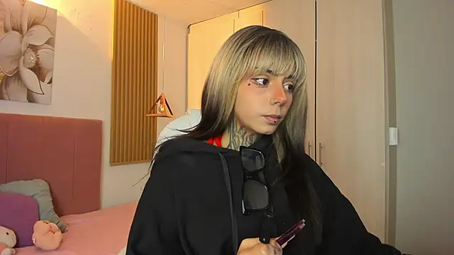 Snapshot of KoraRousee chatting on 2, 11, 2025 KoraRousee online show from 2, 11, 2025