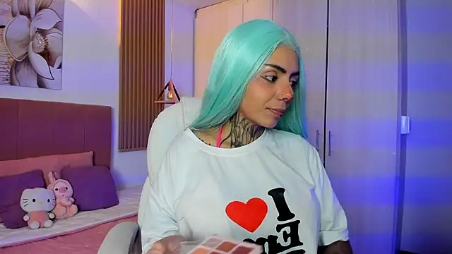 Snapshot of KoraRousee chatting on 18, 10, 2025 KoraRousee online show from 18, 10, 2025