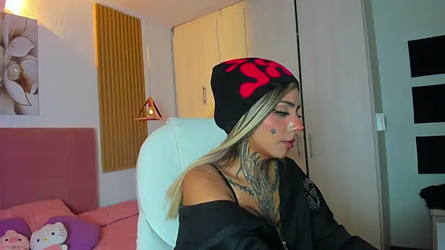 Snapshot of KoraRousee chatting on 16, 9, 2025 KoraRousee online show from 16, 9, 2025