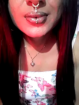 Cutie-Whiskey1 online show from 3, 11, 2025