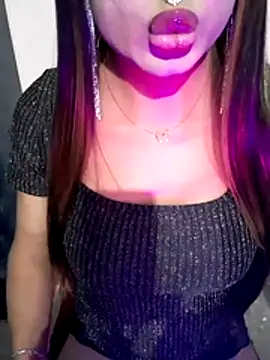 Cutie-Whiskey1 online show from 19, 4, 2026