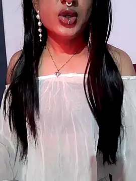 Cutie-Whiskey1 online show from 7, 11, 2025