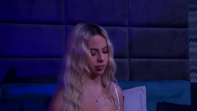 YssabelFox online show from 7, 11, 2025