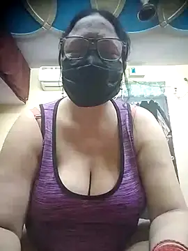 thehotlady online show from 5, 4, 2026