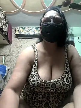 thehotlady online show from 4, 3, 2026