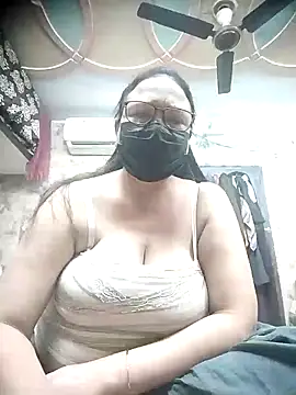 Snapshot of thehotlady chatting on 23, 9, 2025 thehotlady online show from 23, 9, 2025