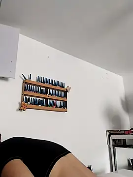 LaraCaliente online show from 10, 1, 2026