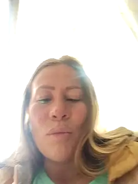 LaraCaliente online show from 21, 10, 2025