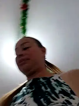 LaraCaliente online show from 30, 11, 2025