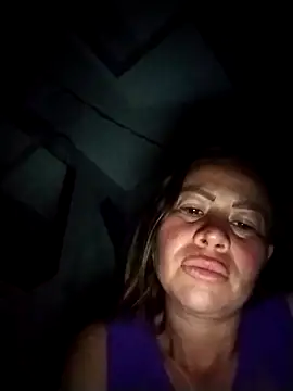 LaraCaliente online show from 22, 10, 2025