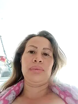 LaraCaliente online show from 24, 10, 2025