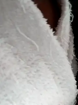 LaraCaliente online show from 18, 11, 2025