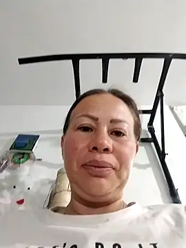 LaraCaliente online show from 26, 9, 2025