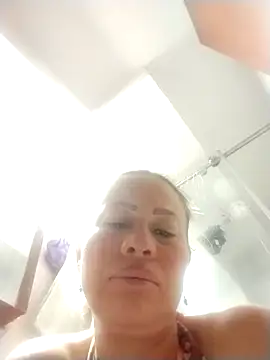 LaraCaliente online show from 1, 10, 2025