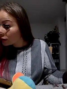 Snapshot of LaraCaliente chatting on 1, 2, 2026 LaraCaliente online show from 1, 2, 2026