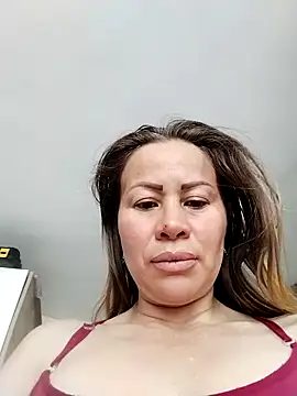 LaraCaliente online show from 20, 10, 2025