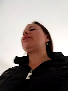 LaraCaliente online show from 25, 10, 2025