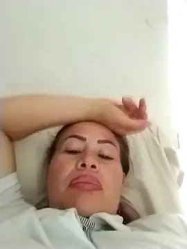 LaraCaliente online show from 13, 3, 2026