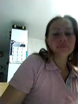 LaraCaliente online show from 10, 10, 2025