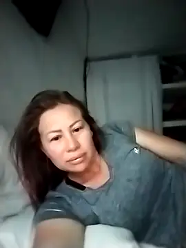 LaraCaliente online show from 11, 1, 2026