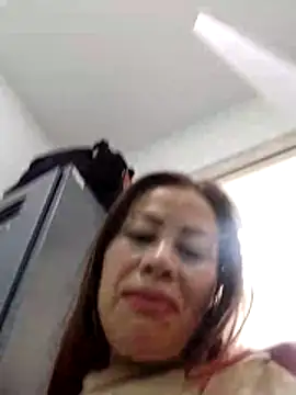 LaraCaliente online show from 10, 3, 2026