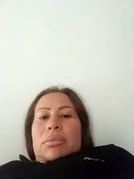 LaraCaliente online show from 6, 1, 2026