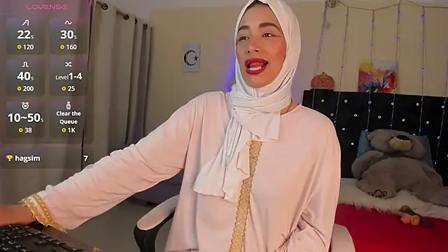 ShanaJamil online show from 23, 4, 2026