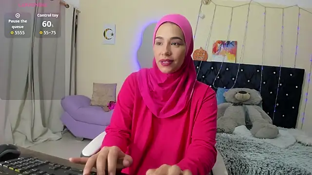ShanaJamil online show from 27, 4, 2026